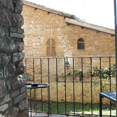 Il Cortile Di Assisi * Assisi